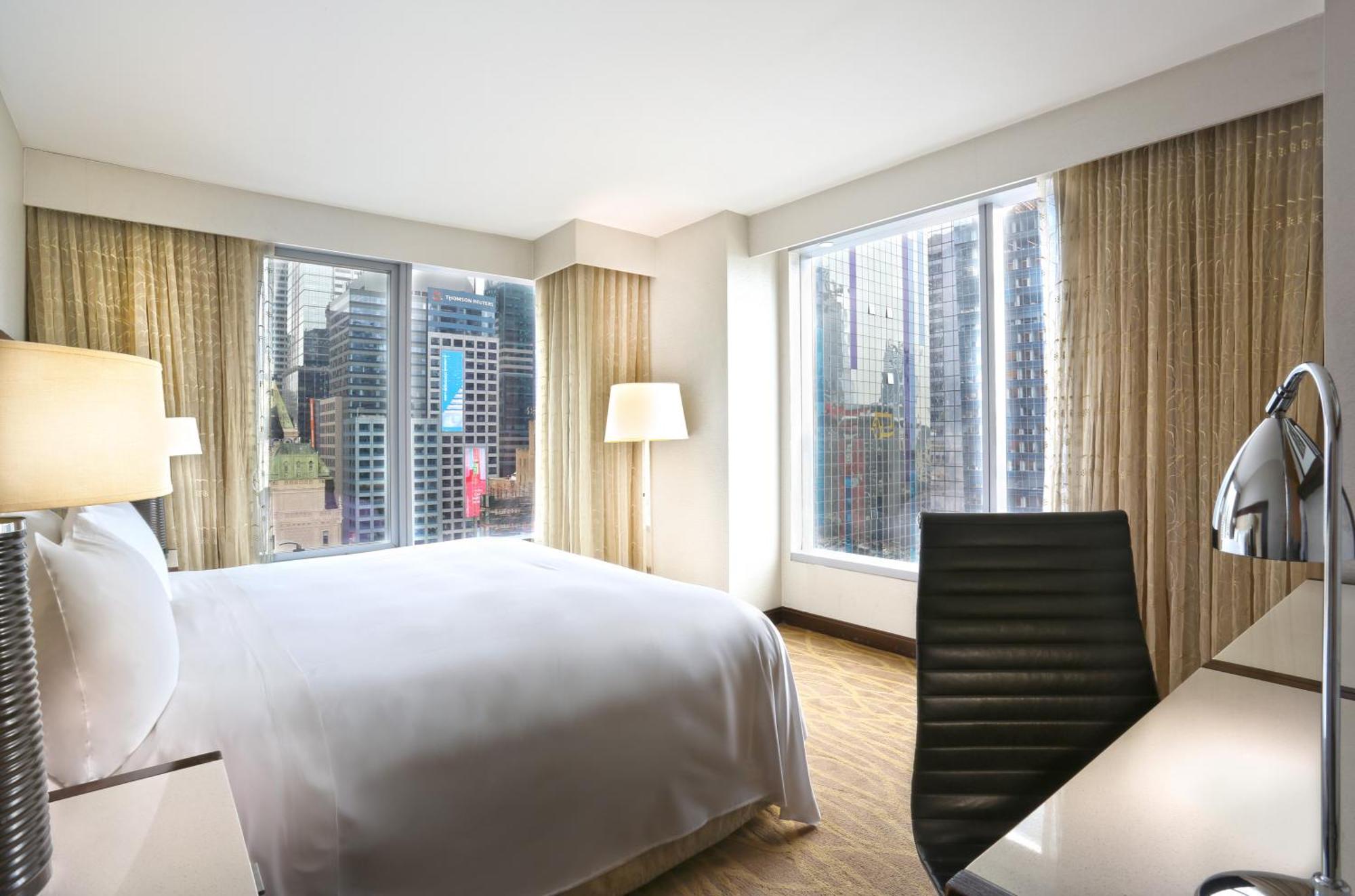 Premium Corner King Room